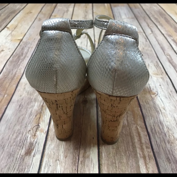 Women’s Banana Republic Wedge Sandals Size 10 - Picture 4 of 8